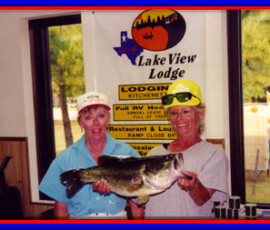 2019 Texas Fishing Guide Photos 3 sherry_and_lady_client_holding_bass