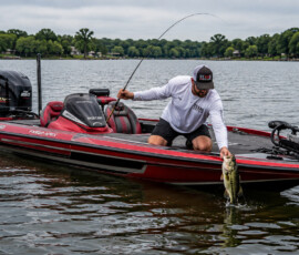 Skeeter XE20 APEX Angler Lipping Largemouth Lake Ray Hubbard